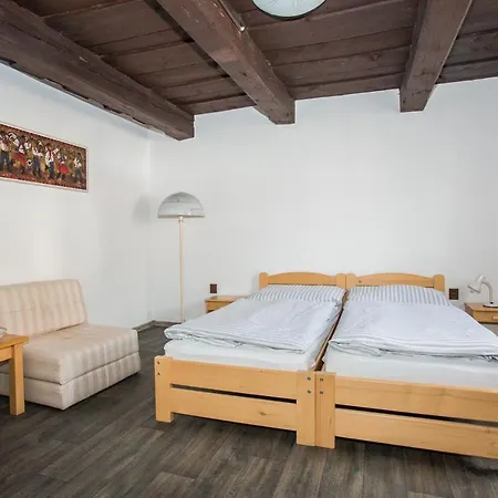 Apartman Na Sklepe 公寓 *